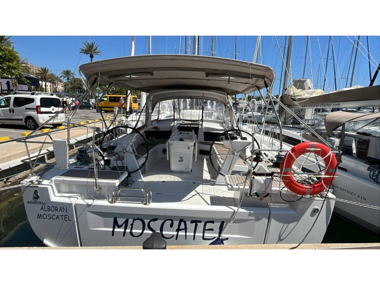 Oceanis 51.1 - Yacht Charter Sailica