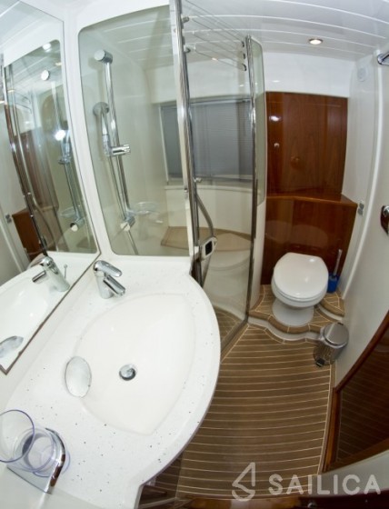 Princess V 58 - Yacht Charter Sailica