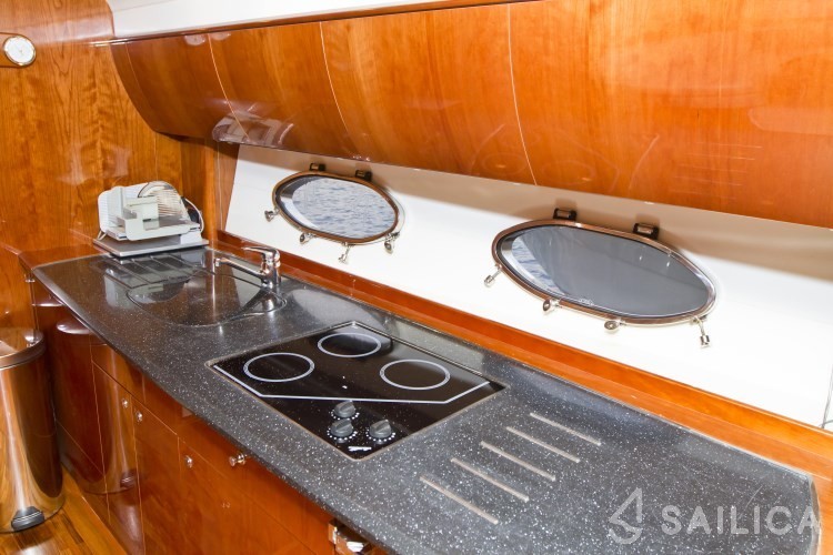 Princess V 58 - Yacht Charter Sailica