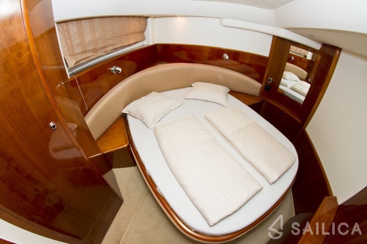Princess V 58 - Yacht Charter Sailica