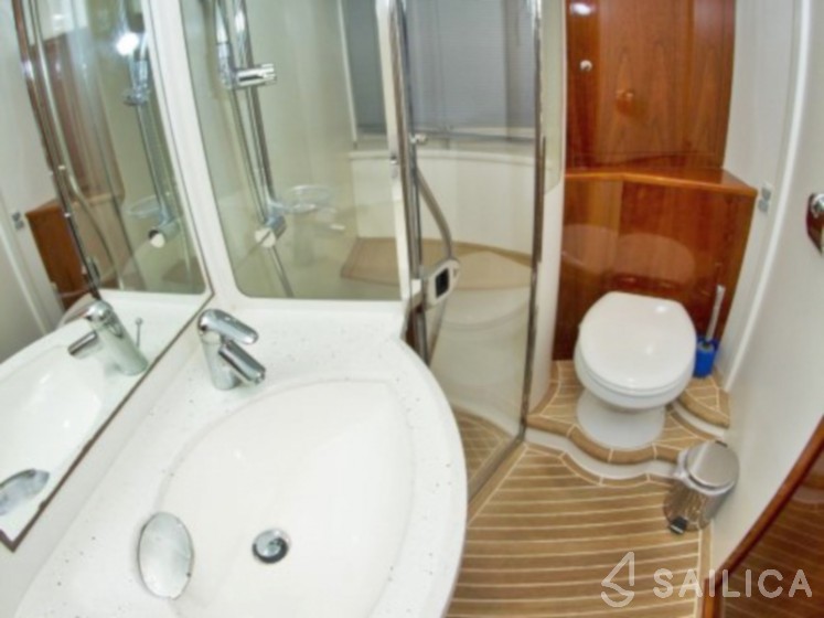 Princess V 58 - Yacht Charter Sailica