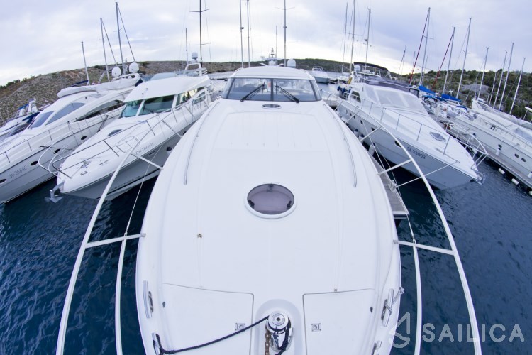 Princess V 58 - Yacht Charter Sailica