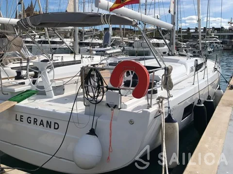 Oceanis 51.1 - Yacht Charter Sailica