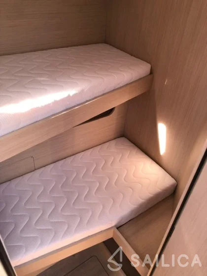 Oceanis 51.1 - Yacht Charter Sailica