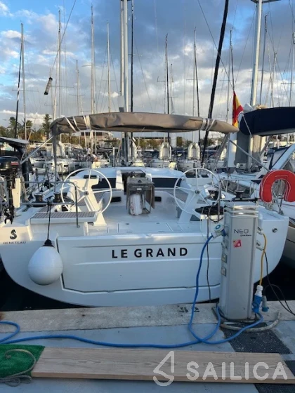 Oceanis 51.1 - Yacht Charter Sailica