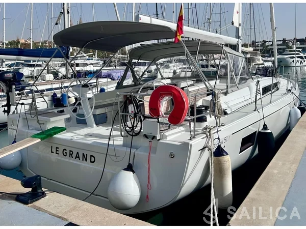 Oceanis 51.1 - Yacht Charter Sailica