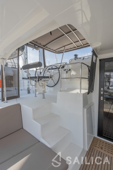 Lagoon 42 - Yacht Charter Sailica