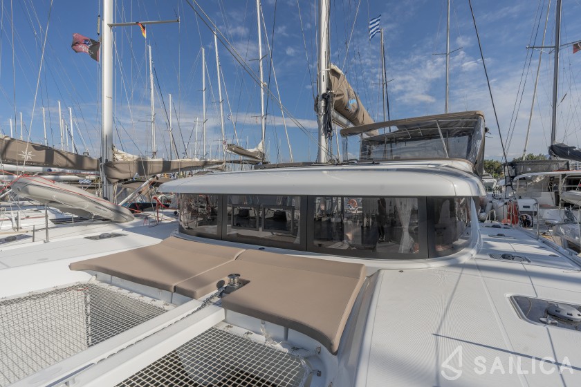 Lagoon 42 - Yacht Charter Sailica