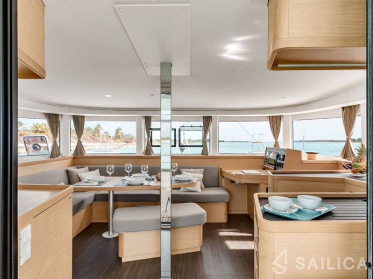 Lagoon 42 - Yacht Charter Sailica