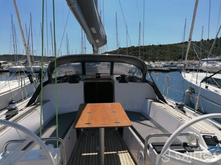 Elan E5 - Yacht Charter Sailica