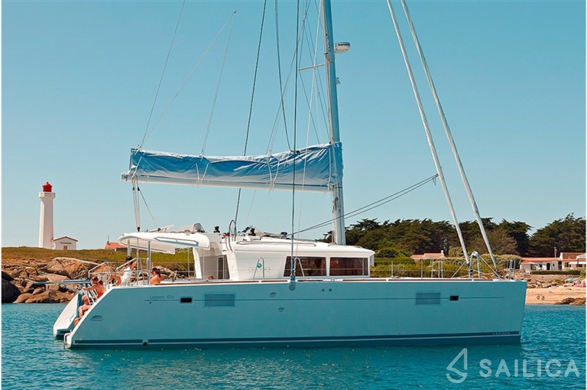 Lagoon 450 - Yacht Charter Sailica