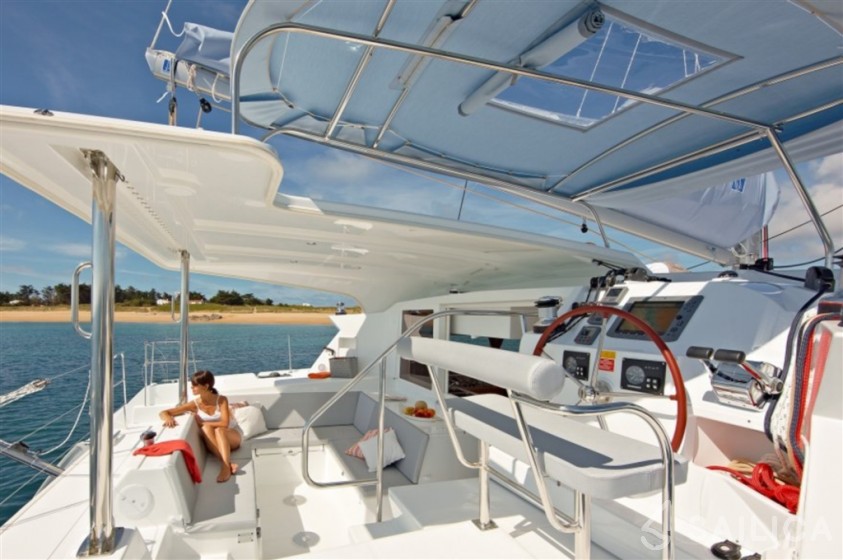 Lagoon 421 - Yacht Charter Sailica