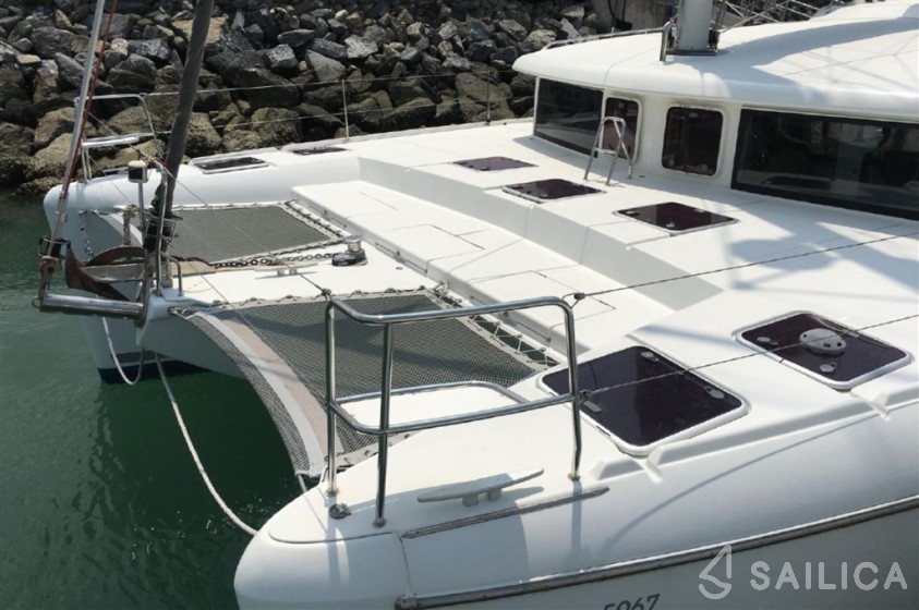 Lagoon 421 - Yacht Charter Sailica