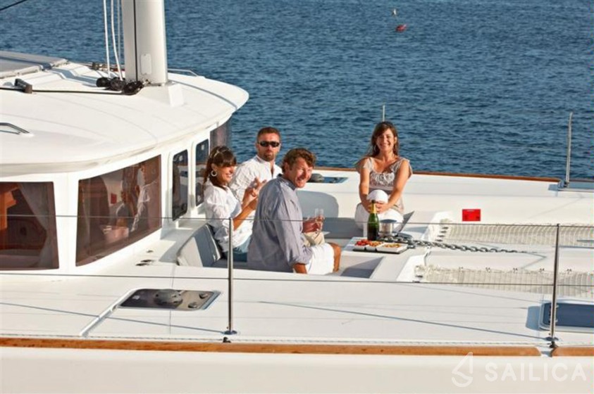 Lagoon 450 - Yacht Charter Sailica