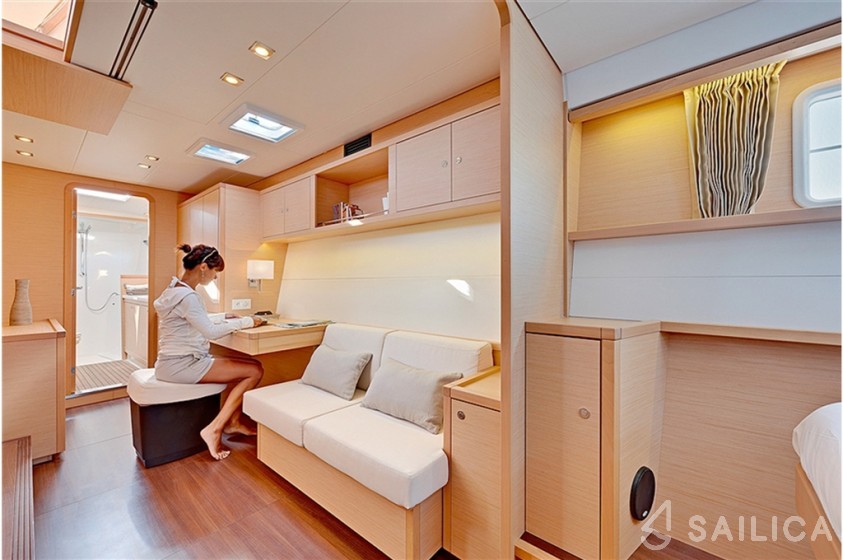 Lagoon 450 - Yacht Charter Sailica
