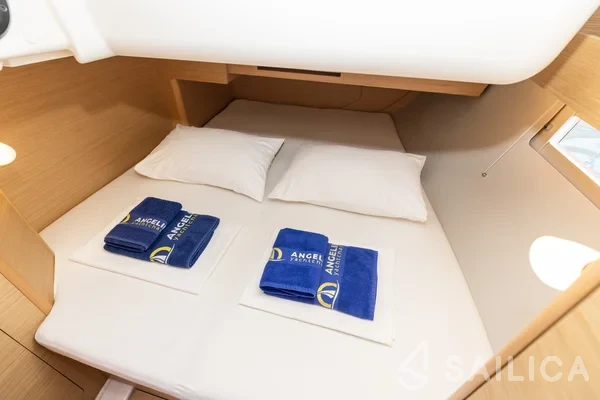 Dufour 390 - Yacht Charter Sailica