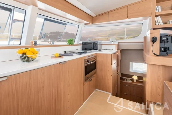 Bali Catsmart - Yacht Charter Sailica