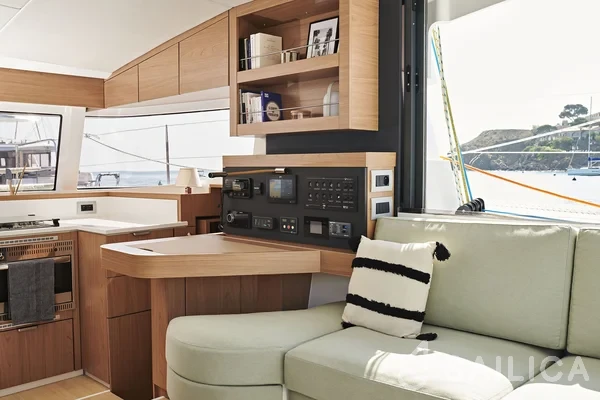 Bali Catsmart - Yacht Charter Sailica