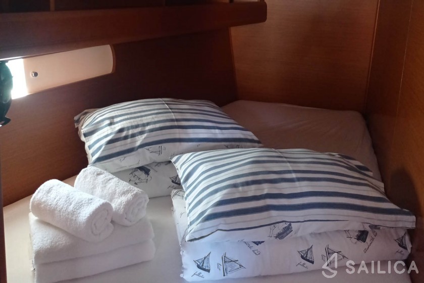 Sun Odyssey 479 - Yacht Charter Sailica