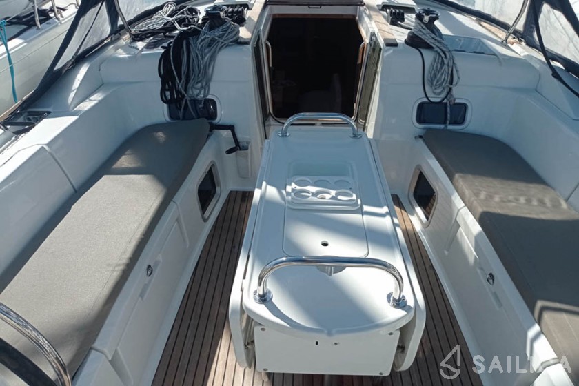 Sun Odyssey 479 - Yacht Charter Sailica