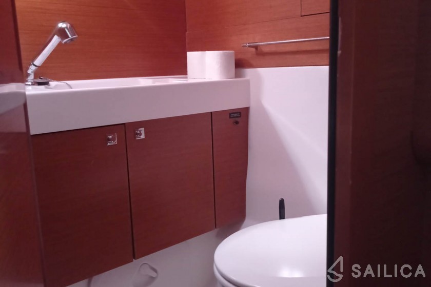 Sun Odyssey 479 - Yacht Charter Sailica