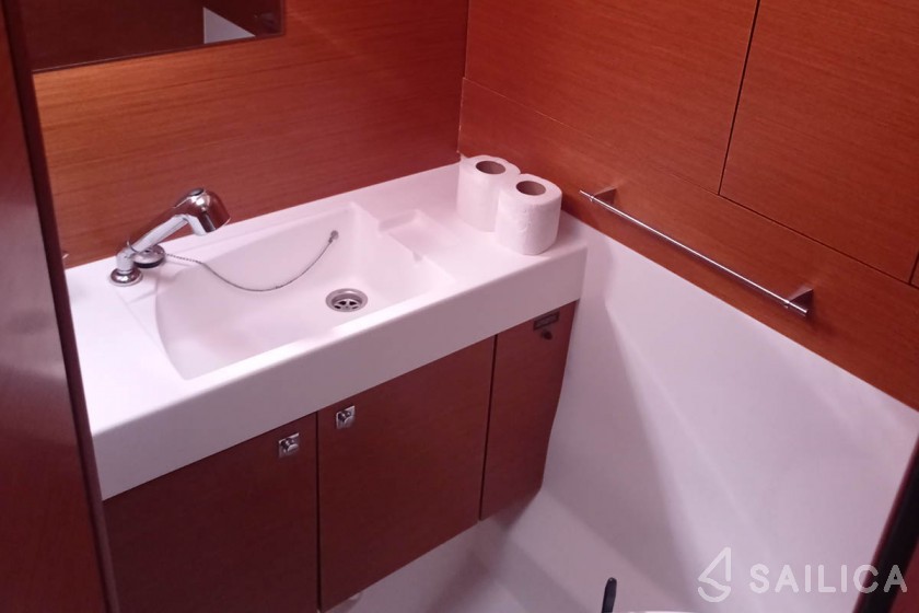 Sun Odyssey 479 - Yacht Charter Sailica