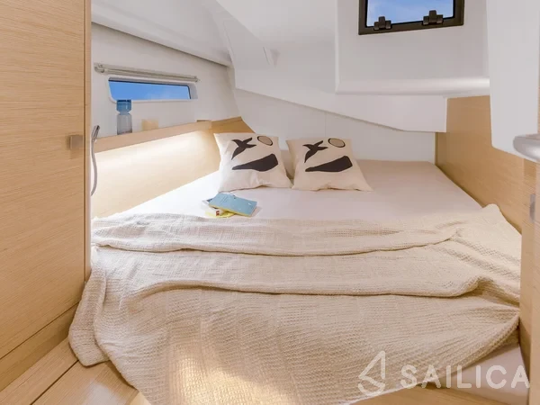 Hanse 410 - Yacht Charter Sailica