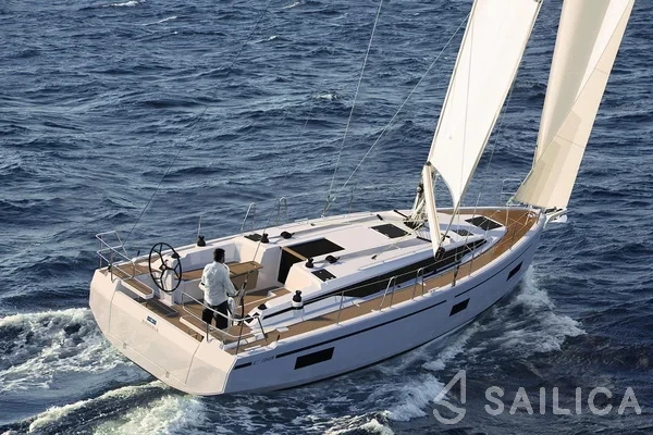 Bavaria C38 - Yacht Charter Sailica