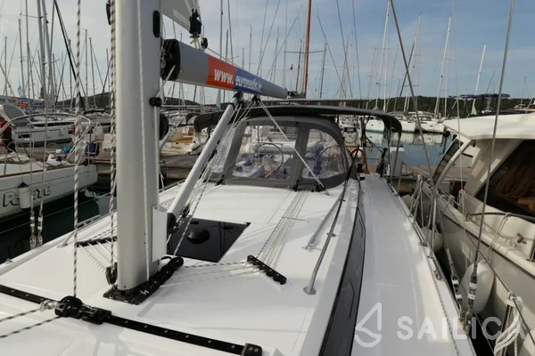 Bavaria C38 - Yacht Charter Sailica