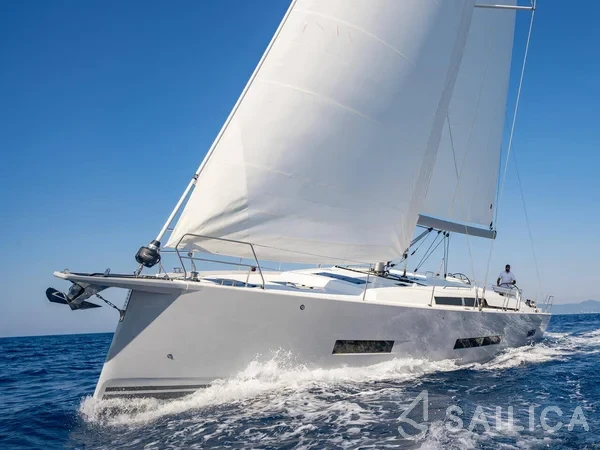 Hanse 410 - Yacht Charter Sailica