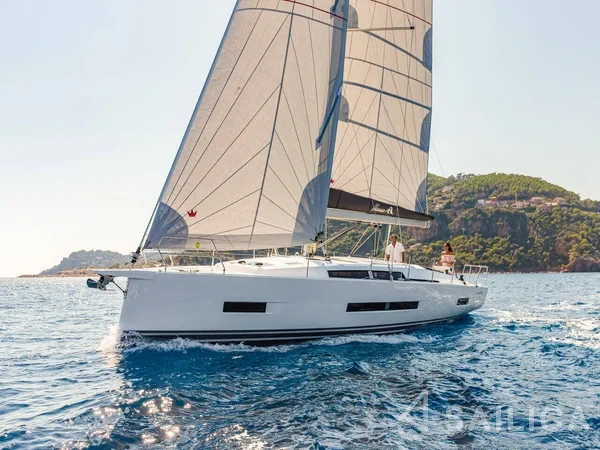 Hanse 410 - Yacht Charter Sailica