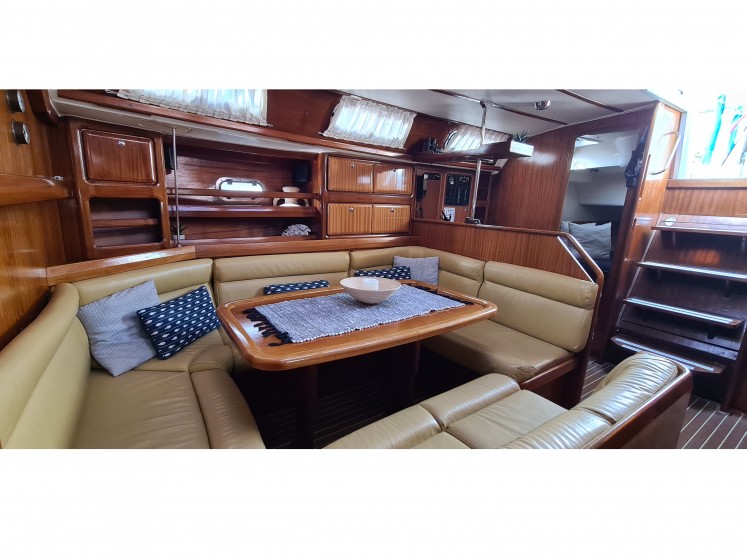 Bavaria 42 - Yacht Charter Sailica
