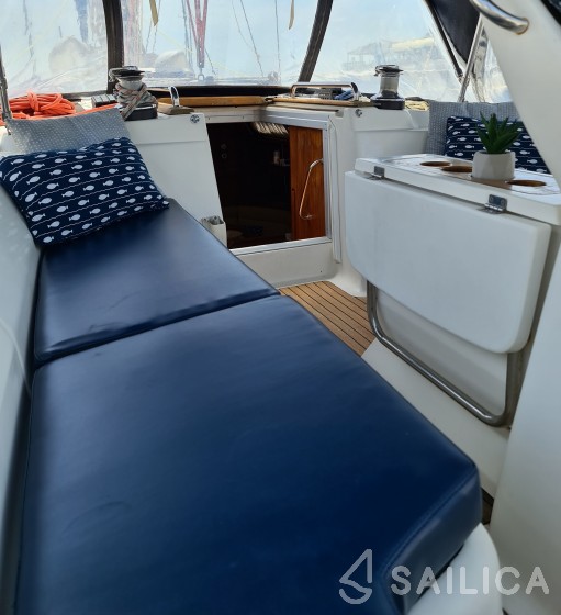 Bavaria 42 - Yacht Charter Sailica