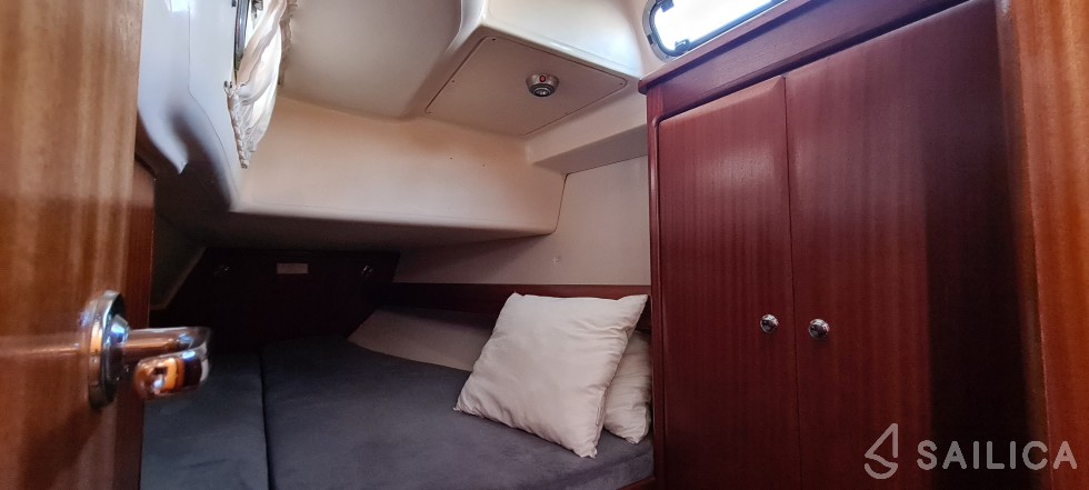 Bavaria 42 - Yacht Charter Sailica