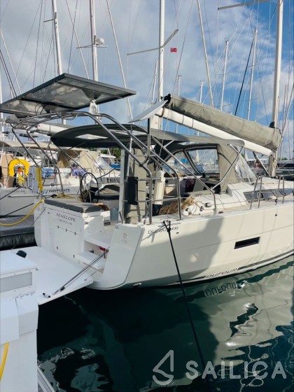 Dufour 430 - Yacht Charter Sailica