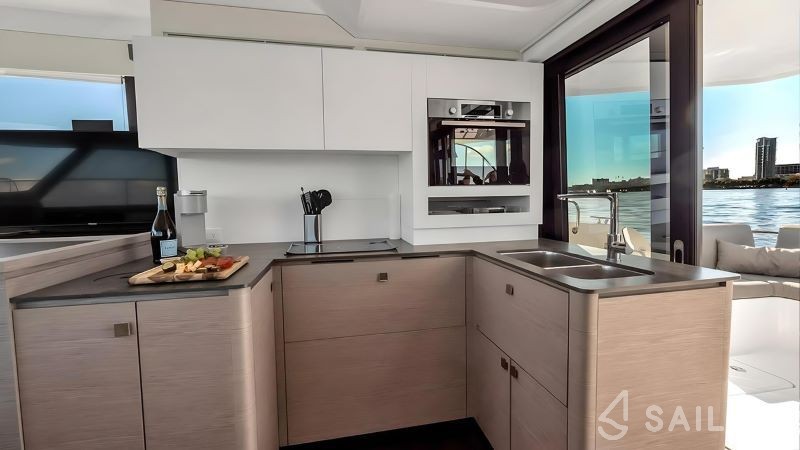 MY5 - Yacht Charter Sailica