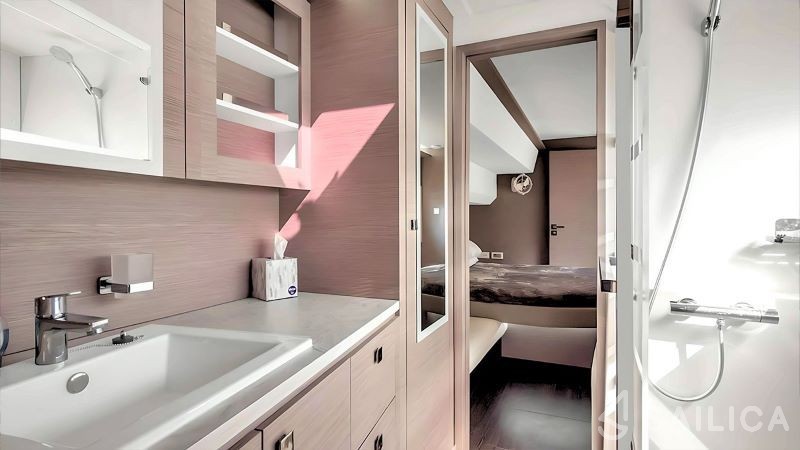 MY5 - Yacht Charter Sailica