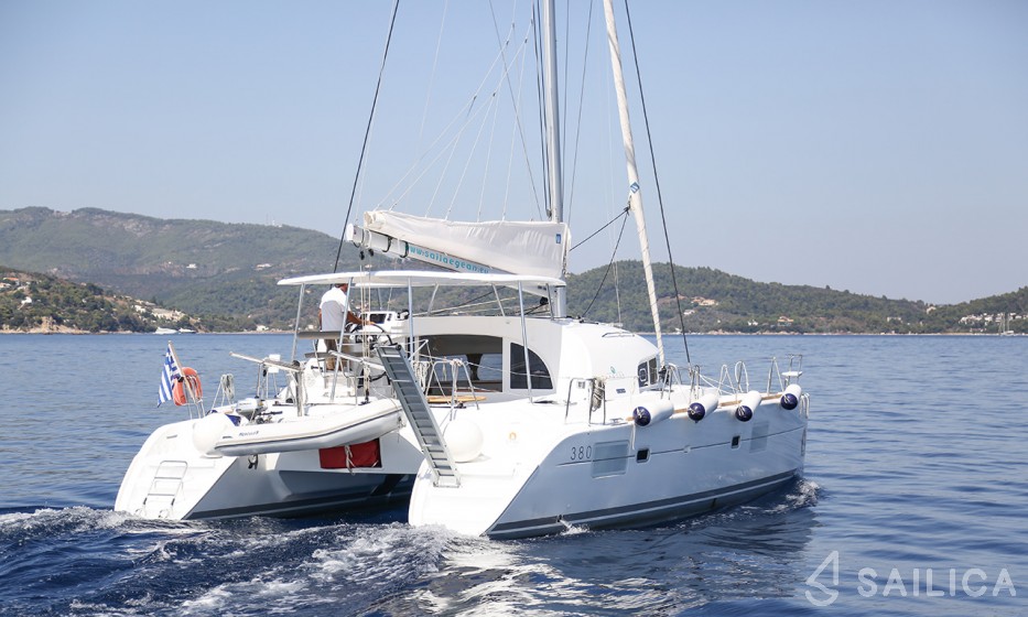 Lagoon 380 - Yacht Charter Sailica