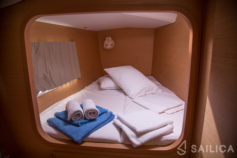 Lagoon 380 - Yacht Charter Sailica