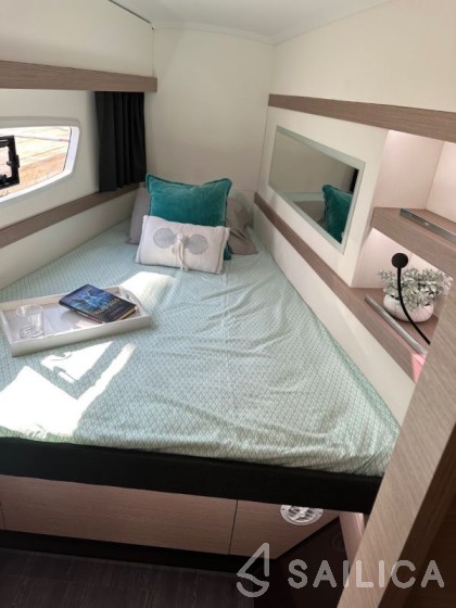 Isla 40 - Yacht Charter Sailica