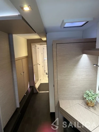 Isla 40 - Yacht Charter Sailica