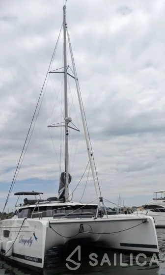Isla 40 - Yacht Charter Sailica