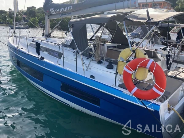 Dufour 41 - Yacht Charter Sailica