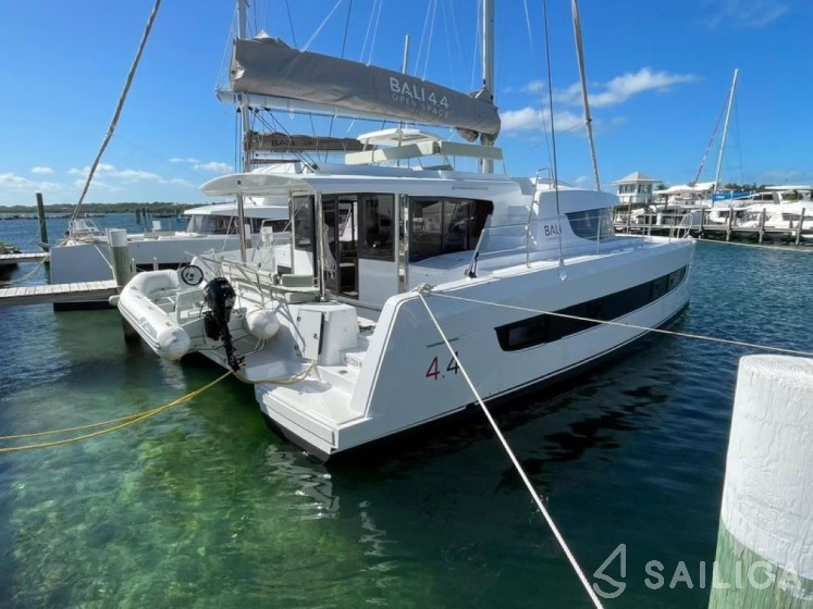 Bali 4.4 - Yacht Charter Sailica