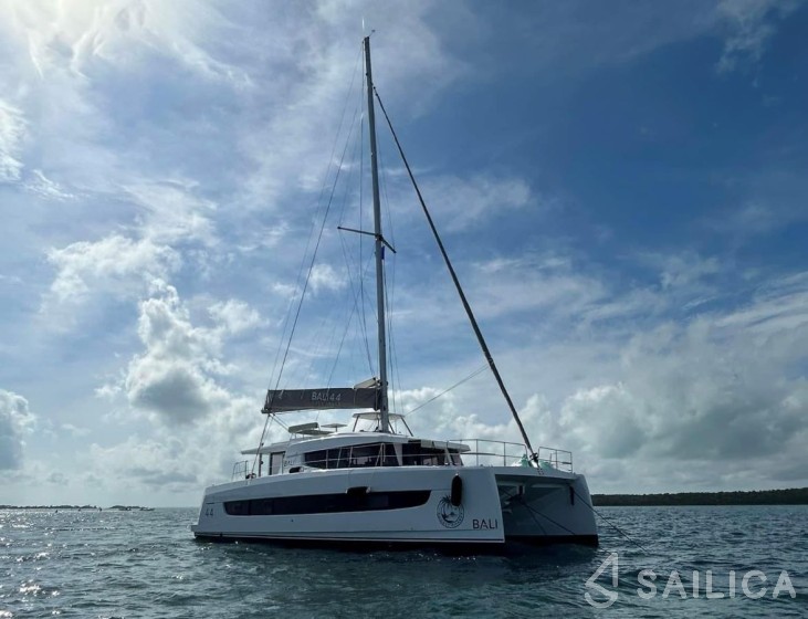 Bali 4.4 - Yacht Charter Sailica