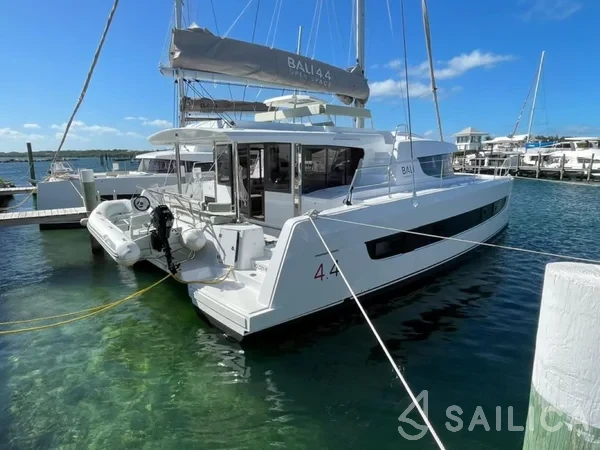 Bali 4.4 - Yacht Charter Sailica