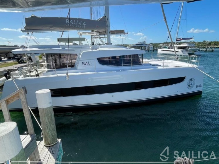 Bali 4.4 - Yacht Charter Sailica