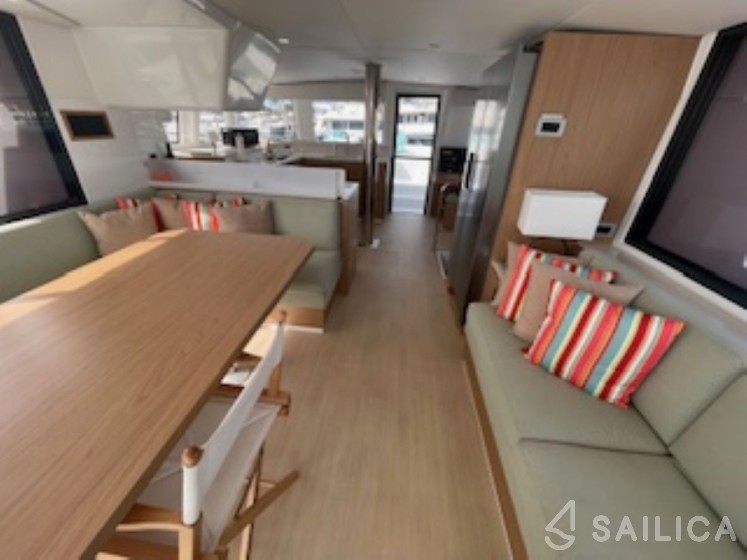Bali 4.4 - Yacht Charter Sailica