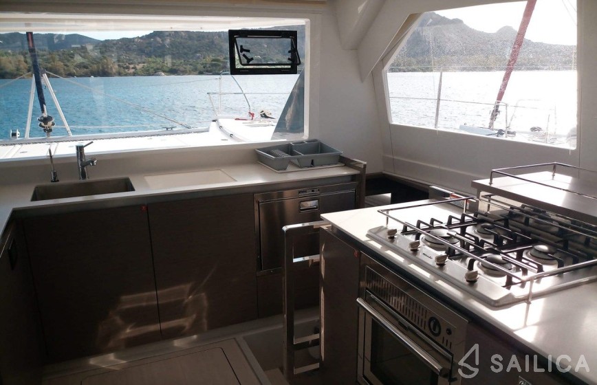 Leopard 50 - Yacht Charter Sailica