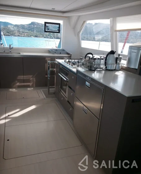 Leopard 50 - Yacht Charter Sailica